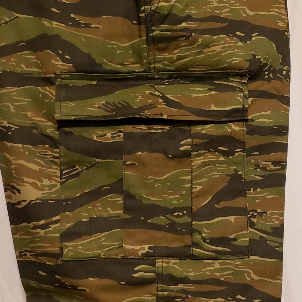 Men's Military Tiger Stripe Shorts - Picture 5 of 8